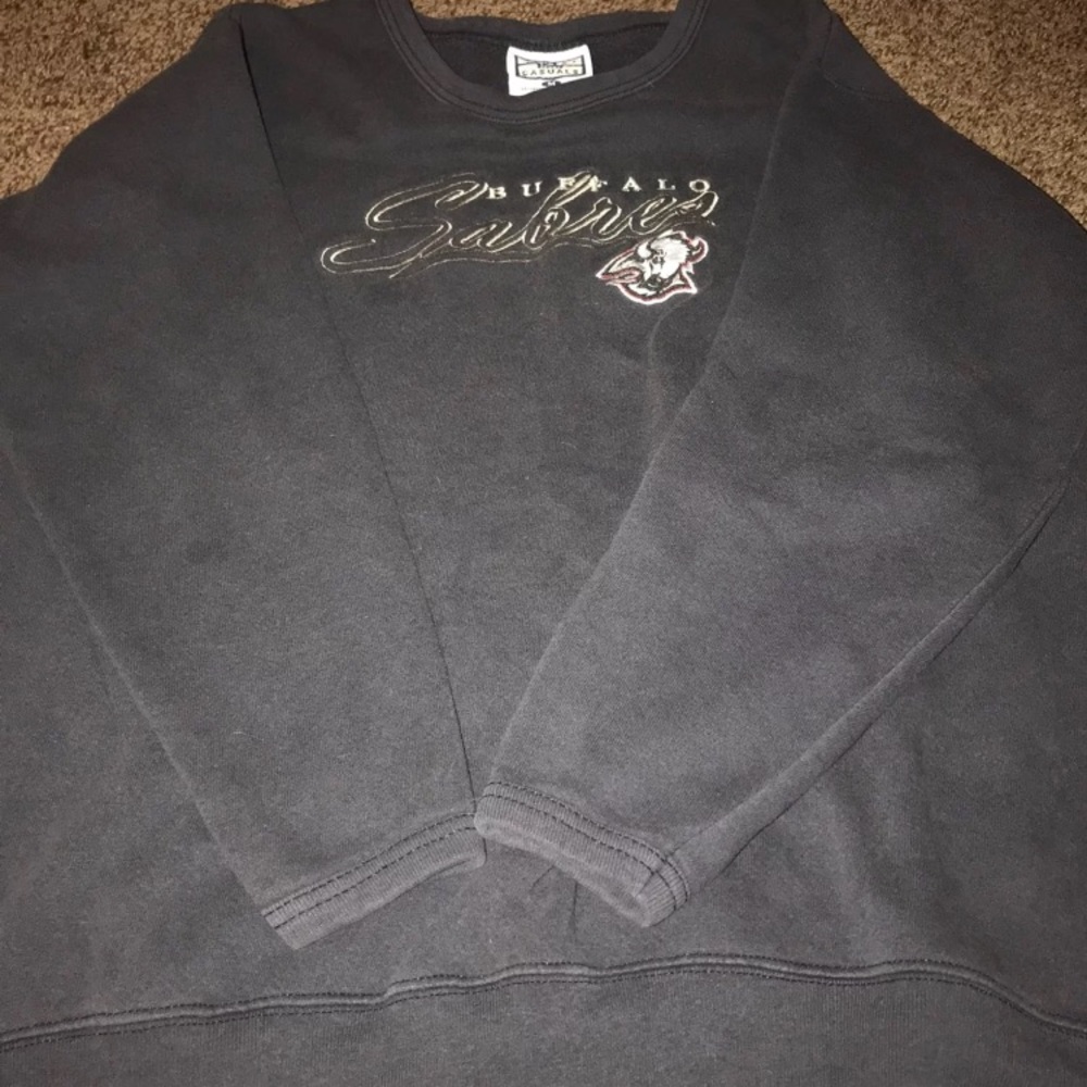 Buffalo Sabres Women’s Sweatshirt Medium
